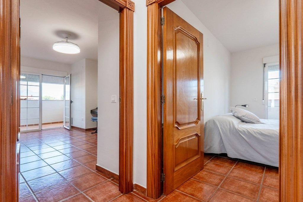 Espectacular casa en Nueva Otura - foto 50