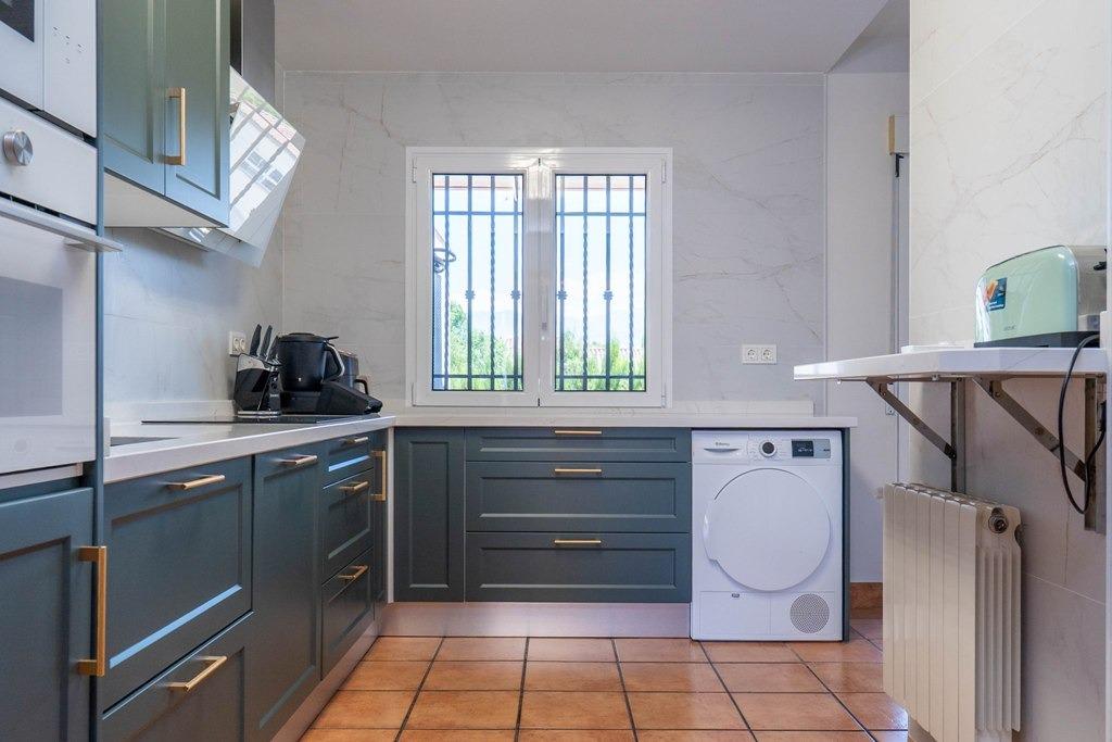 Espectacular casa en Nueva Otura - foto 10