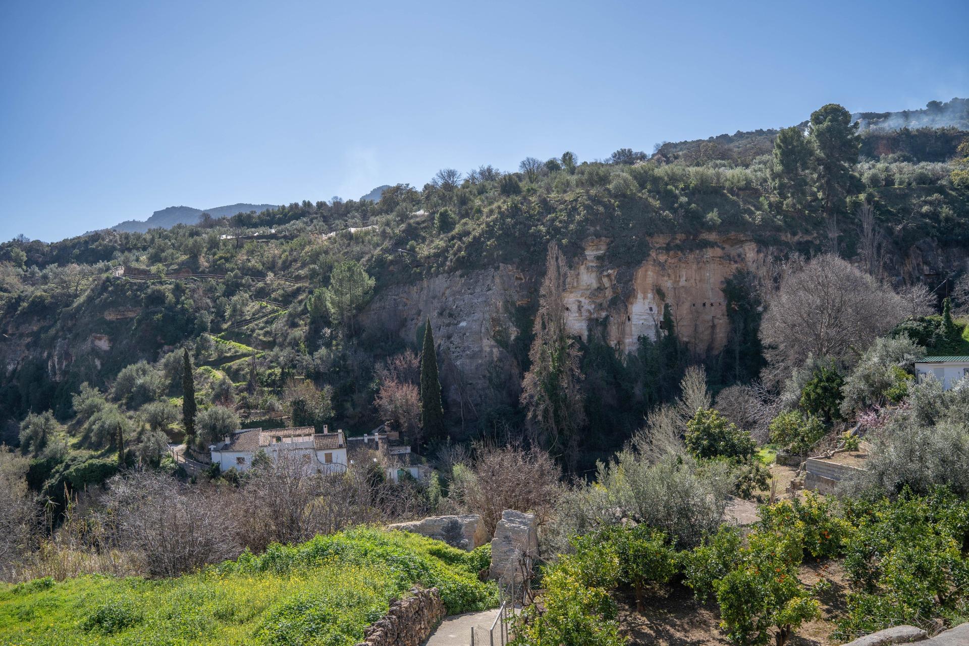 Casa en Albuñuelas con 5 dormitorios y preciosas vistas al V - foto 11
