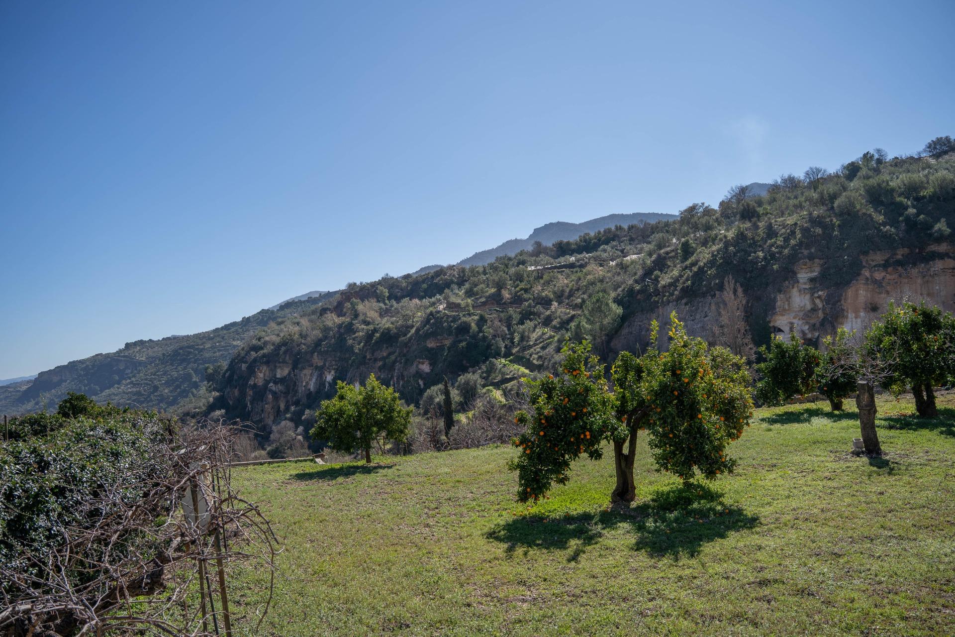 Casa en Albuñuelas con 5 dormitorios y preciosas vistas al V - foto 12