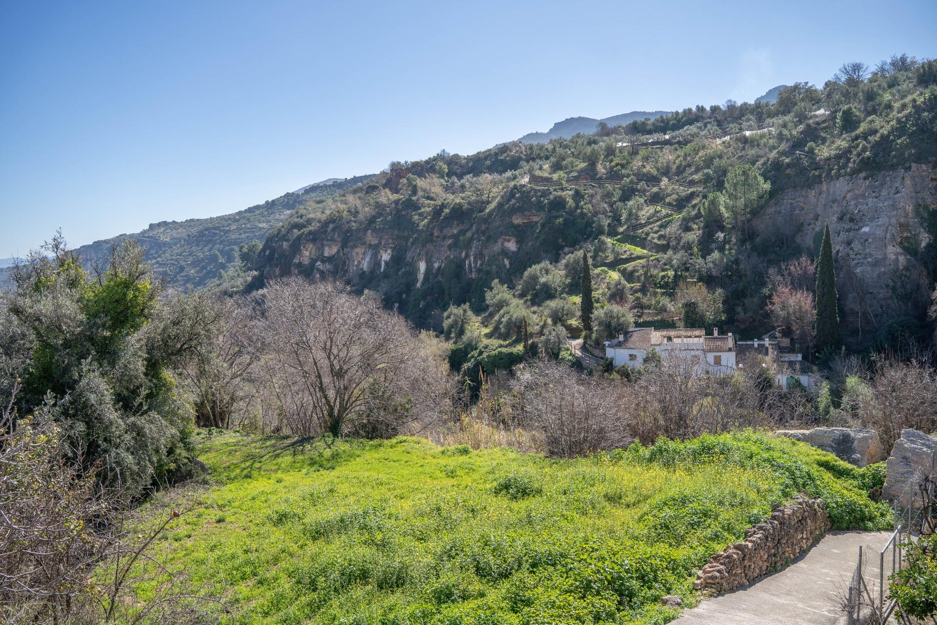 Casa en Albuñuelas con 5 dormitorios y preciosas vistas al V - foto 10
