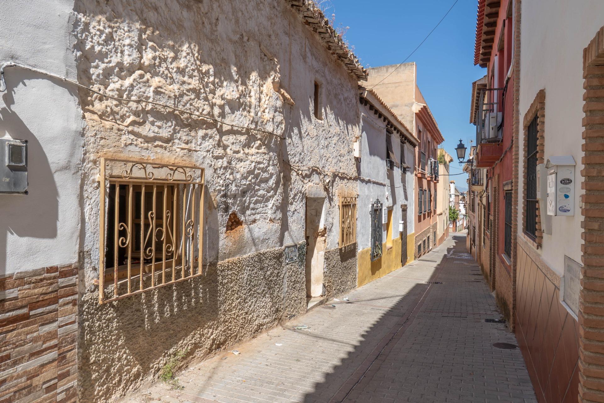 Increíble oportunidad en el centro de la Zubia - foto 2