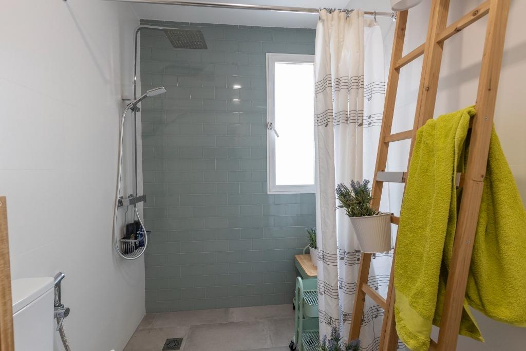 Casa adosada en urbanización con piscina junto al Ferial - foto 12