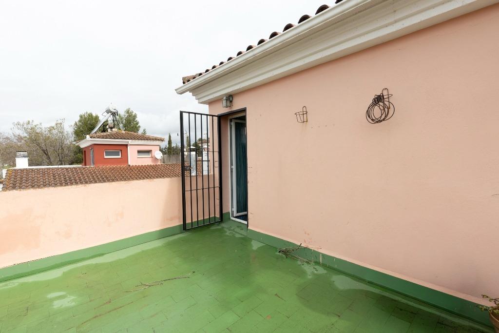 Casa adosada en urbanización con piscina junto al Ferial - foto 21