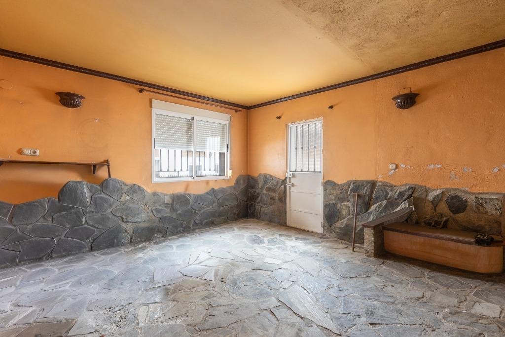 Casa adosada en urbanización con piscina junto al Ferial - foto 24