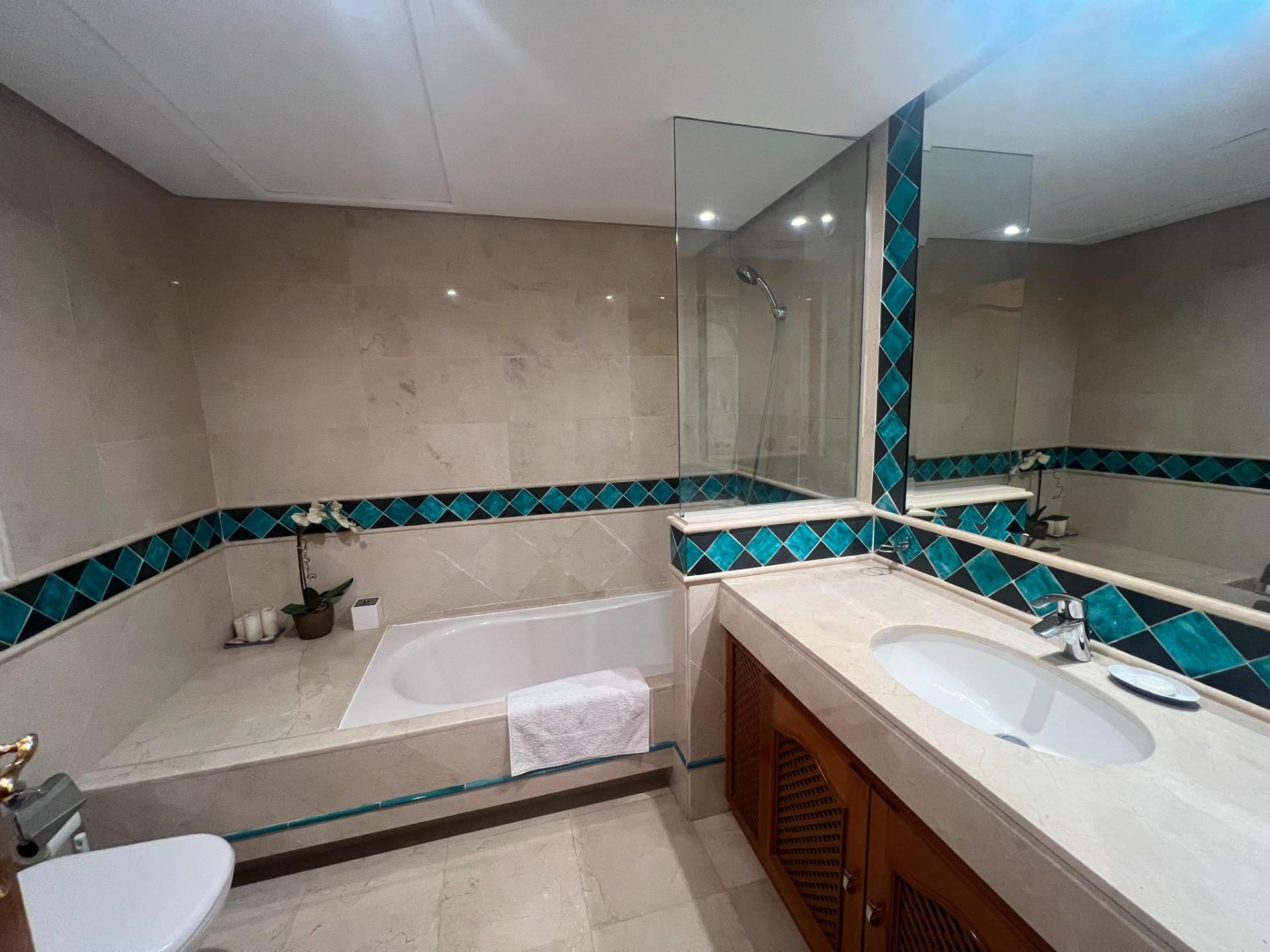 Fabuloso apartamento en planta baja, en una de las urbanizac - foto 12