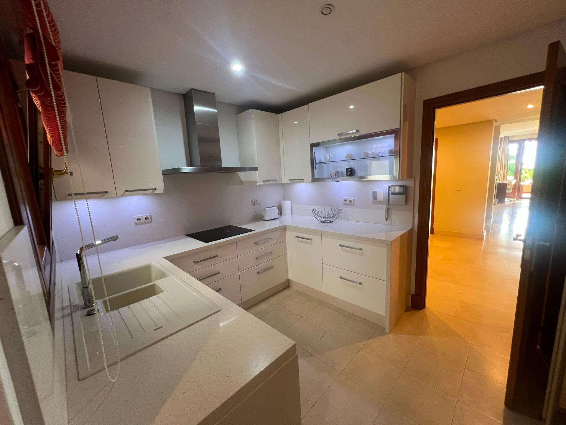 Fabuloso apartamento en planta baja, en una de las urbanizac - foto 16