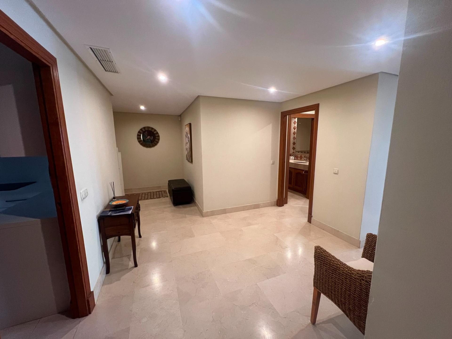 Fabuloso apartamento en planta baja, en una de las urbanizac - foto 18