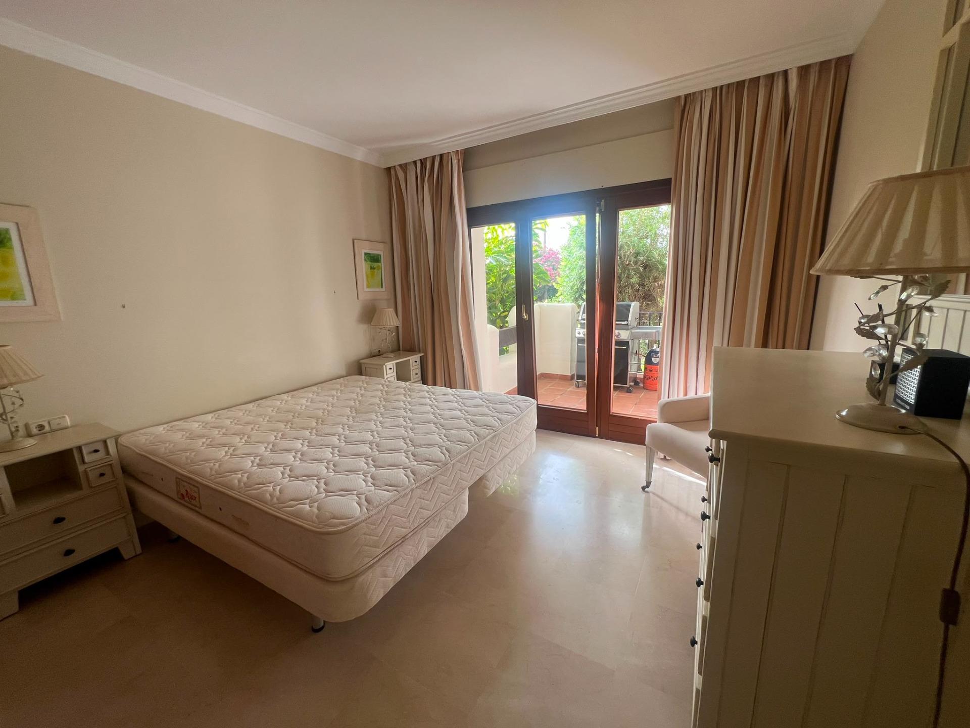 Fabuloso apartamento en planta baja, en una de las urbanizac - foto 8