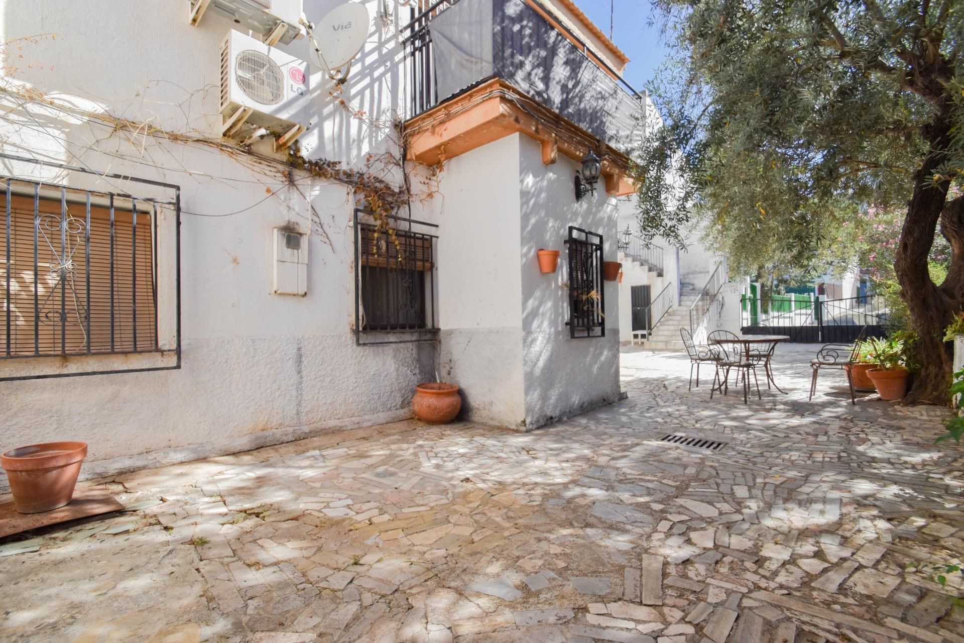 Chalet para reformar a tu gusto y sacarle rentabilidad desde el primer día.