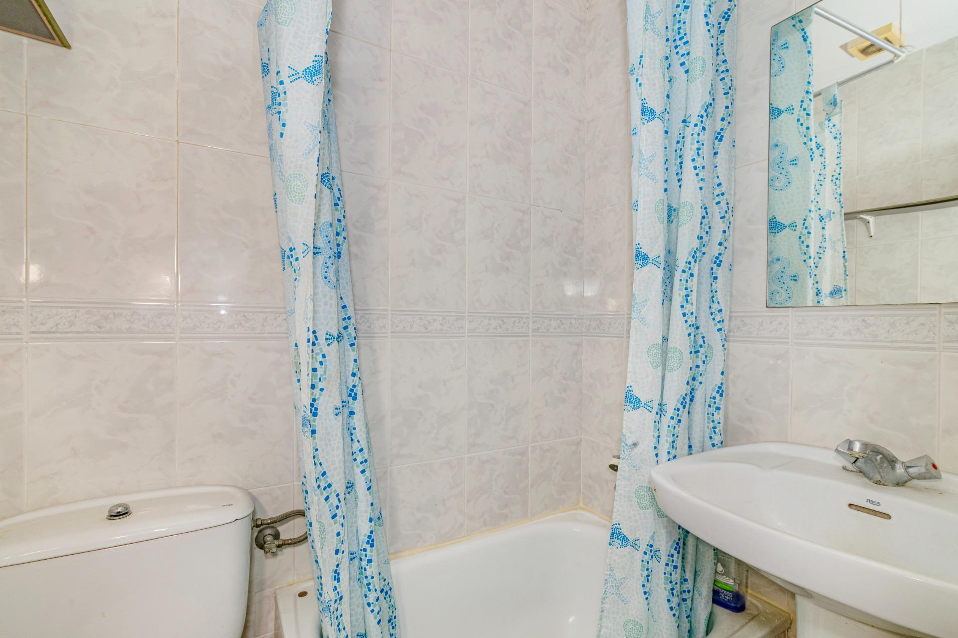 Amplio Chalet en Zaidín, Granada - Oportunidad de Inversión - foto 15