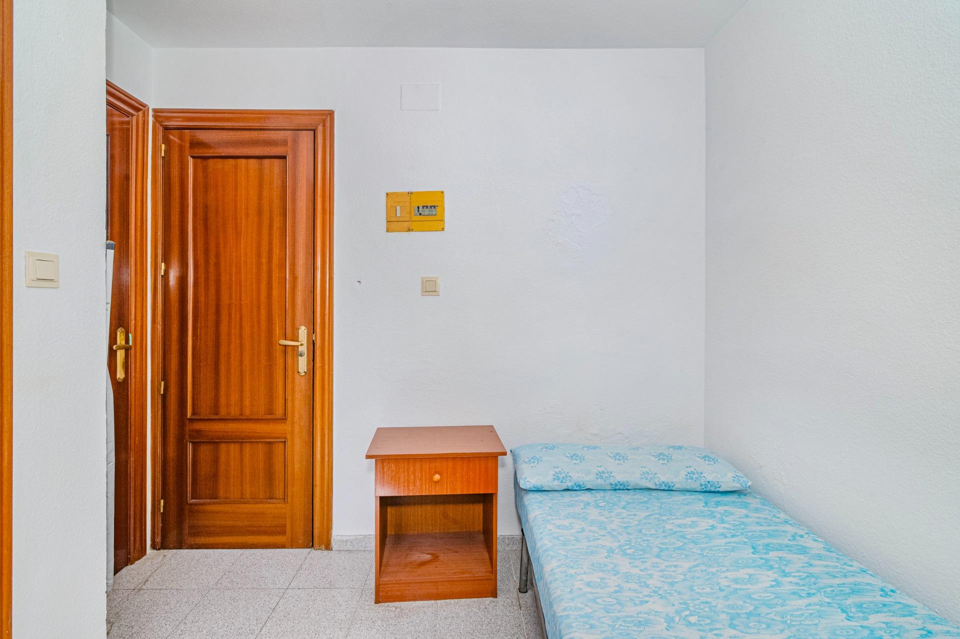 Amplio Chalet en Zaidín, Granada - Oportunidad de Inversión - foto 17