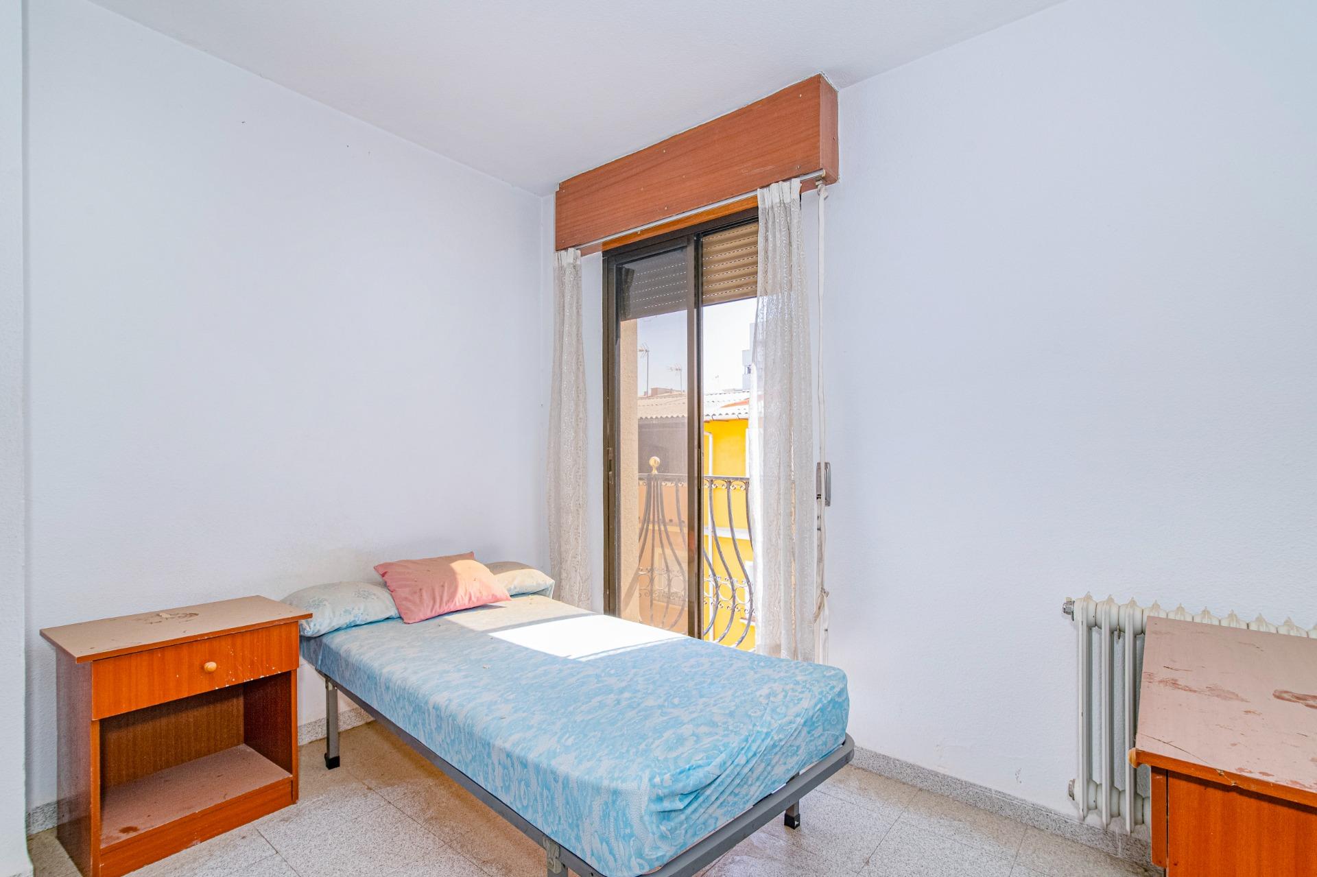 Amplio Chalet en Zaidín, Granada - Oportunidad de Inversión - foto 19