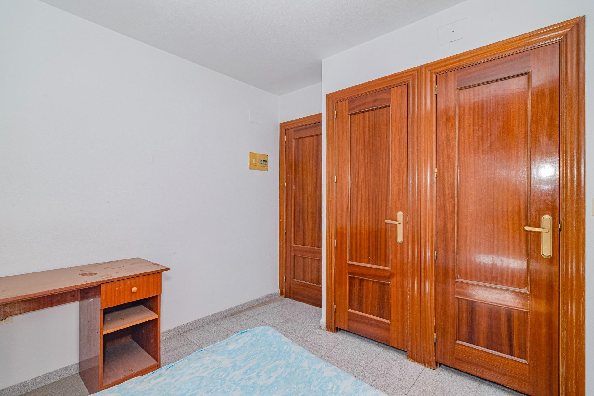 Amplio Chalet en Zaidín, Granada - Oportunidad de Inversión - foto 20
