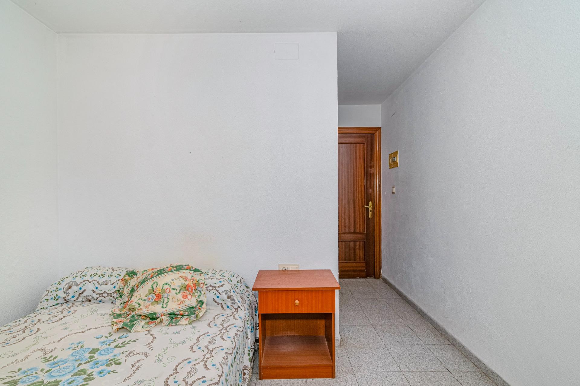 Amplio Chalet en Zaidín, Granada - Oportunidad de Inversión - foto 24