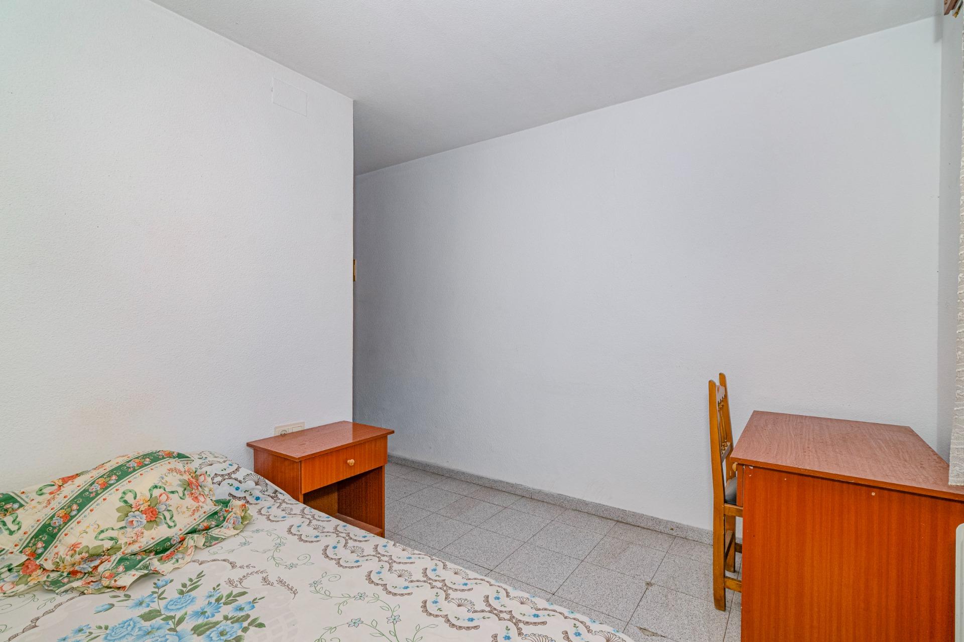 Amplio Chalet en Zaidín, Granada - Oportunidad de Inversión - foto 25