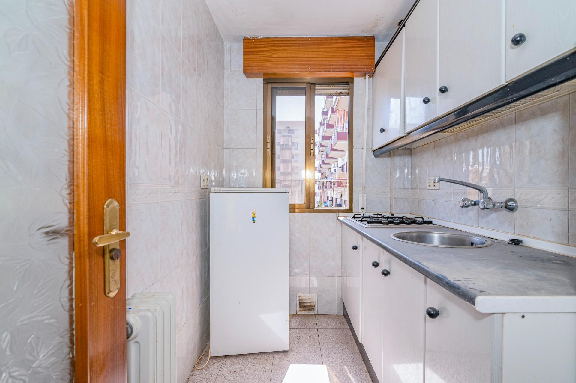 Amplio Chalet en Zaidín, Granada - Oportunidad de Inversión - foto 28