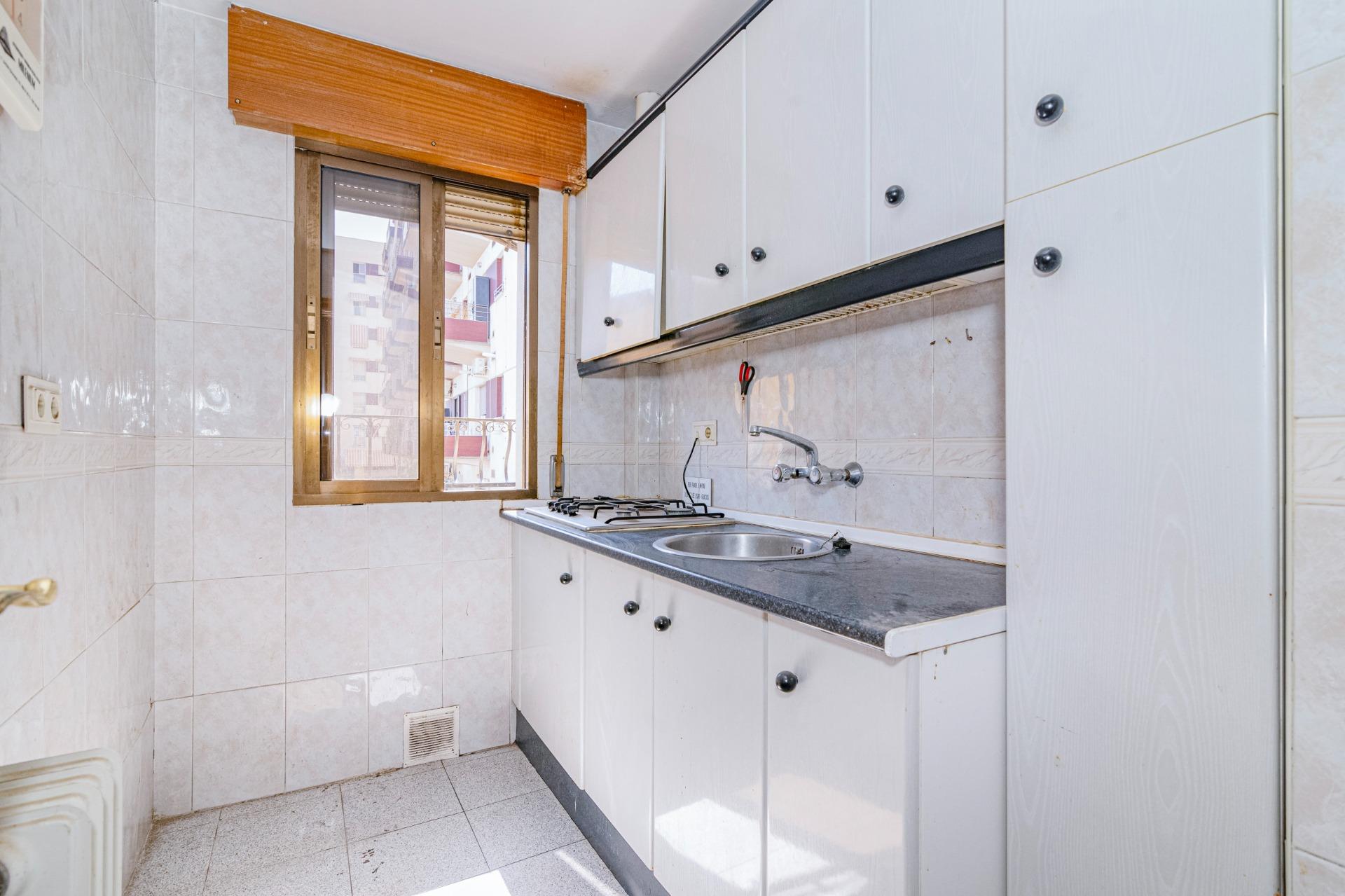 Amplio Chalet en Zaidín, Granada - Oportunidad de Inversión - foto 31