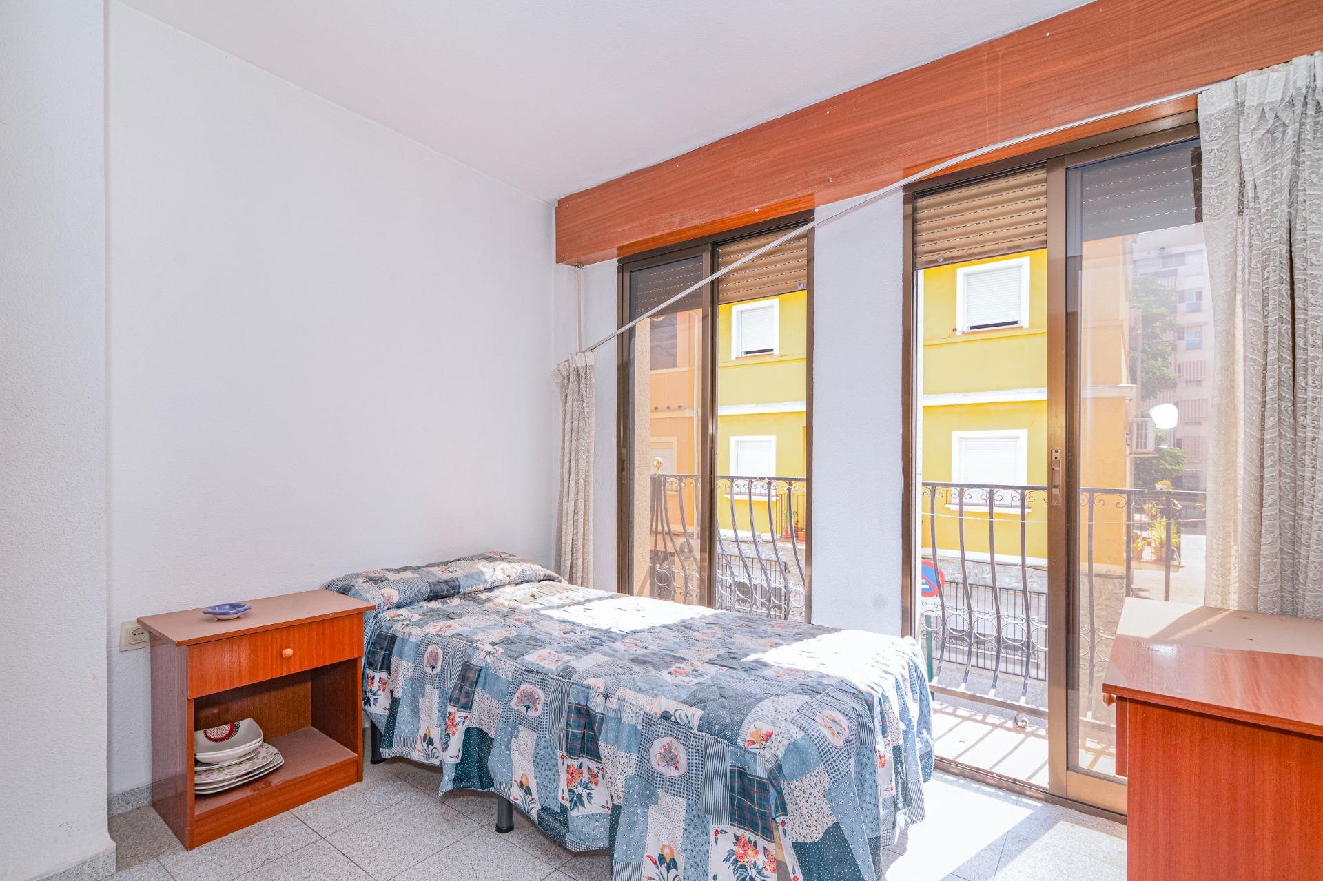 Amplio Chalet en Zaidín, Granada - Oportunidad de Inversión - foto 39