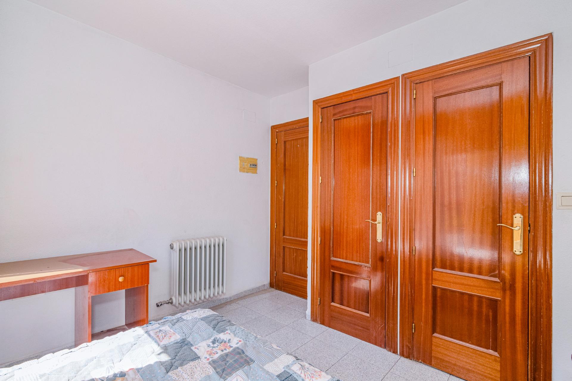 Amplio Chalet en Zaidín, Granada - Oportunidad de Inversión - foto 40