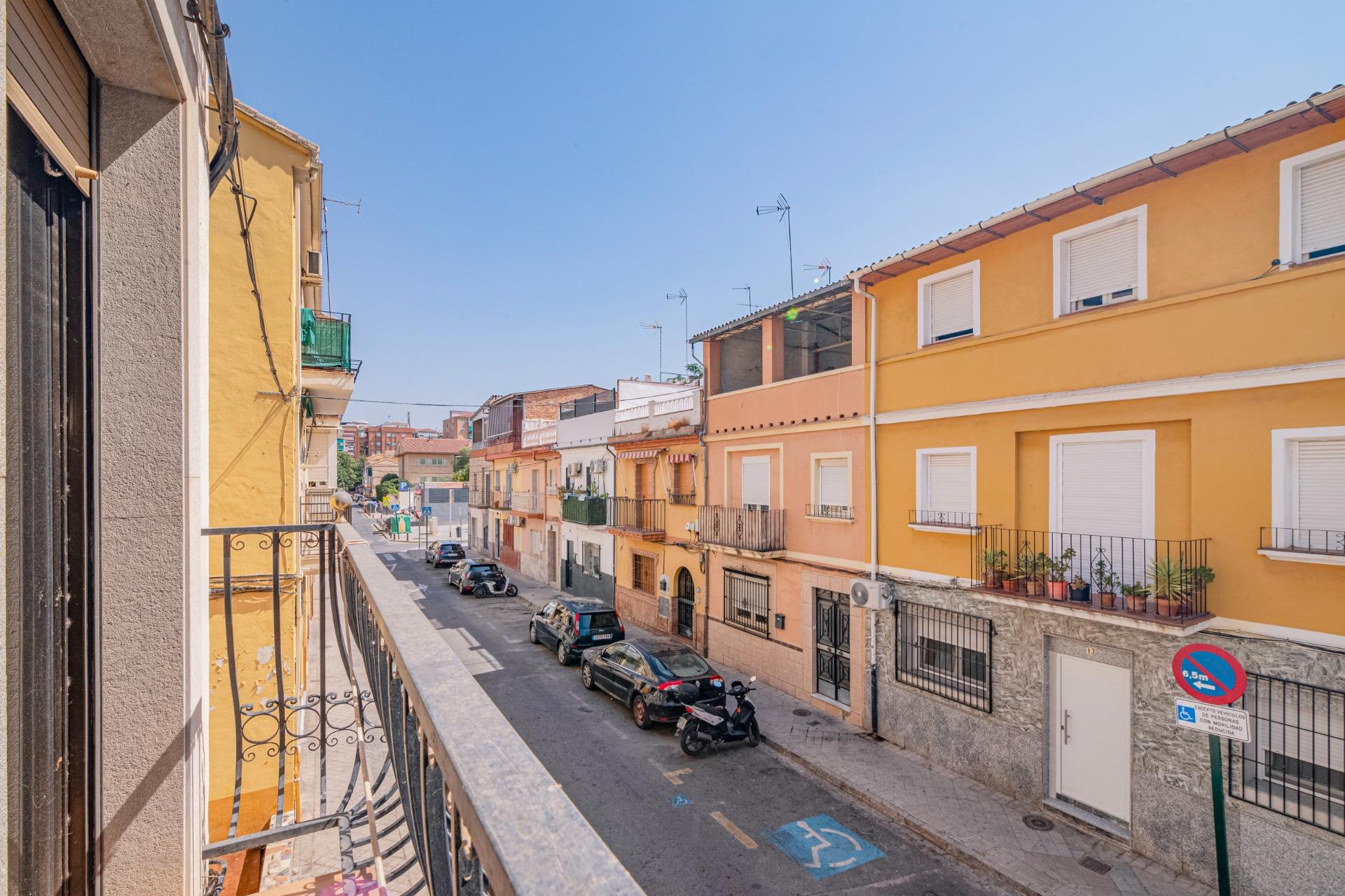 Amplio Chalet en Zaidín, Granada - Oportunidad de Inversión - foto 41