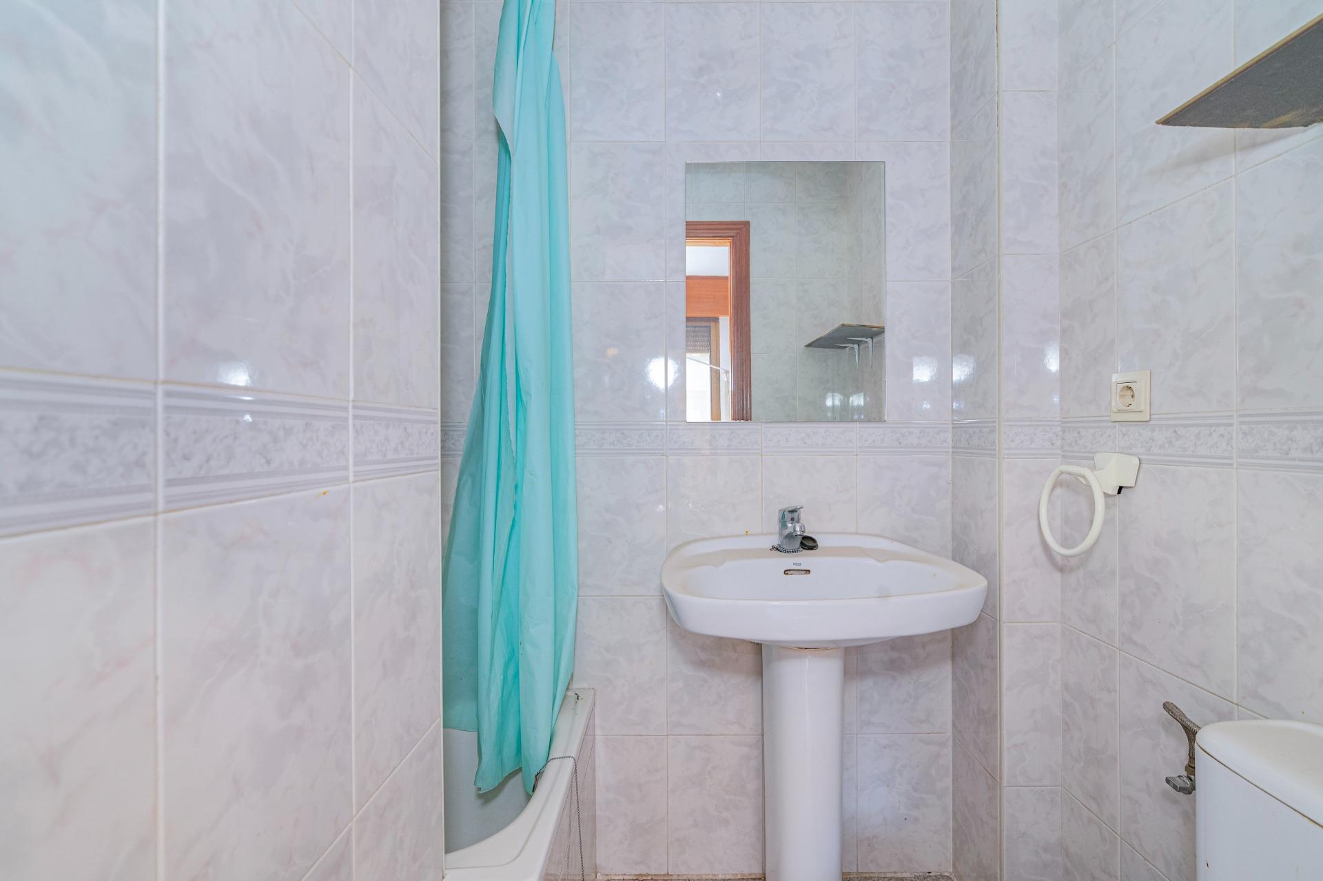 Amplio Chalet en Zaidín, Granada - Oportunidad de Inversión - foto 43