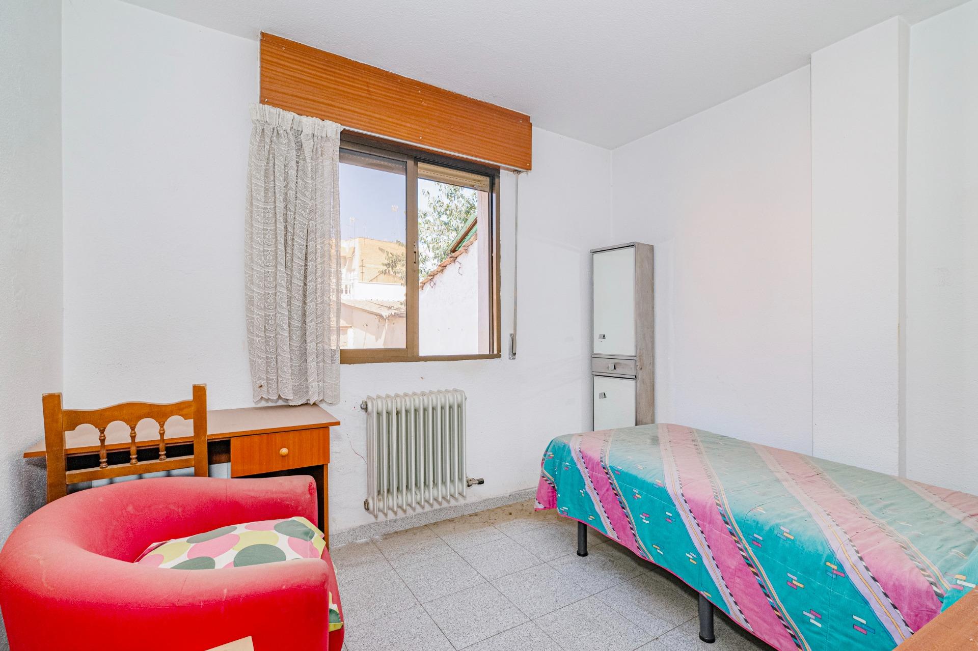Amplio Chalet en Zaidín, Granada - Oportunidad de Inversión - foto 44