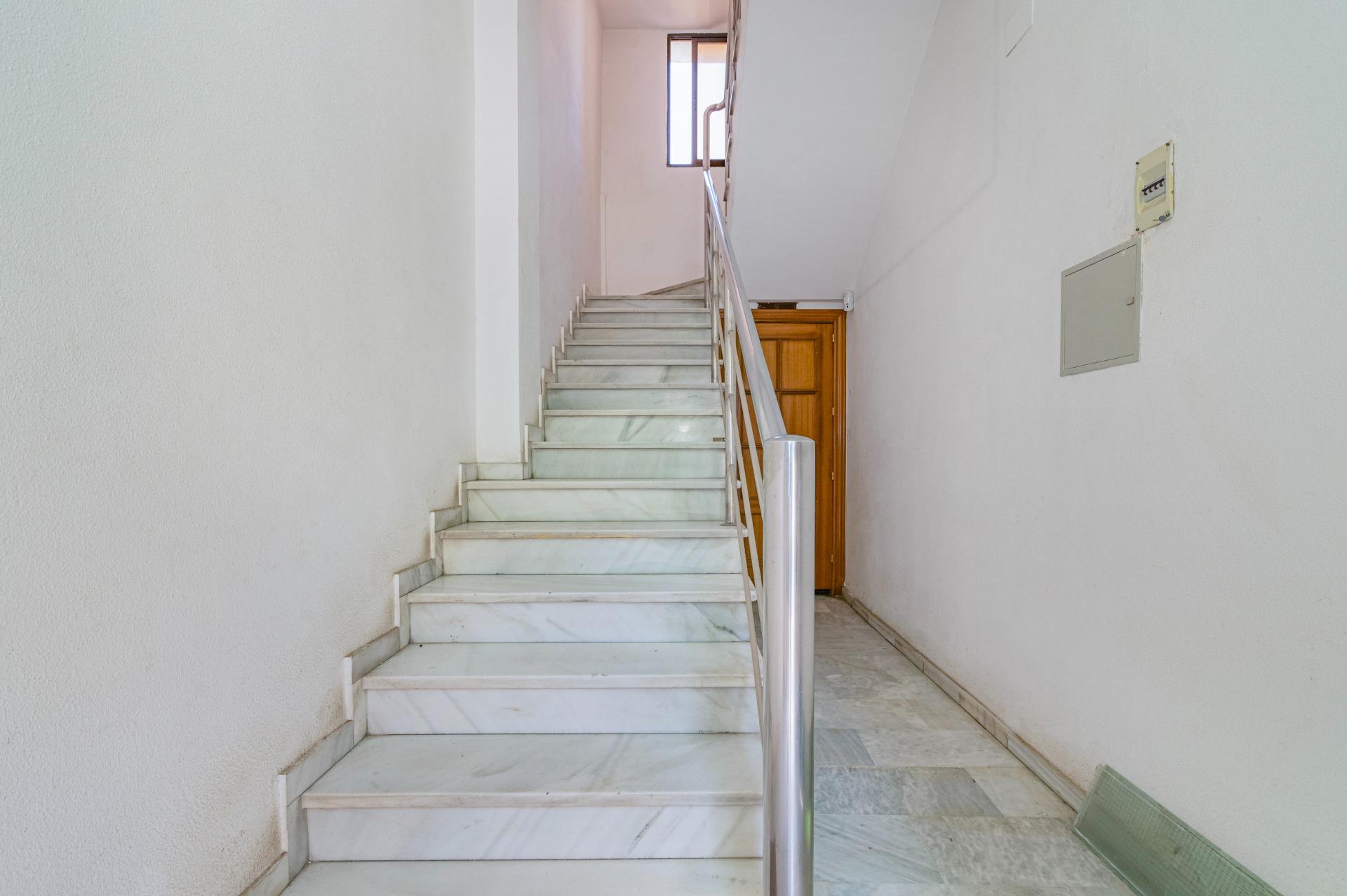 Amplio Chalet en Zaidín, Granada - Oportunidad de Inversión - foto 47
