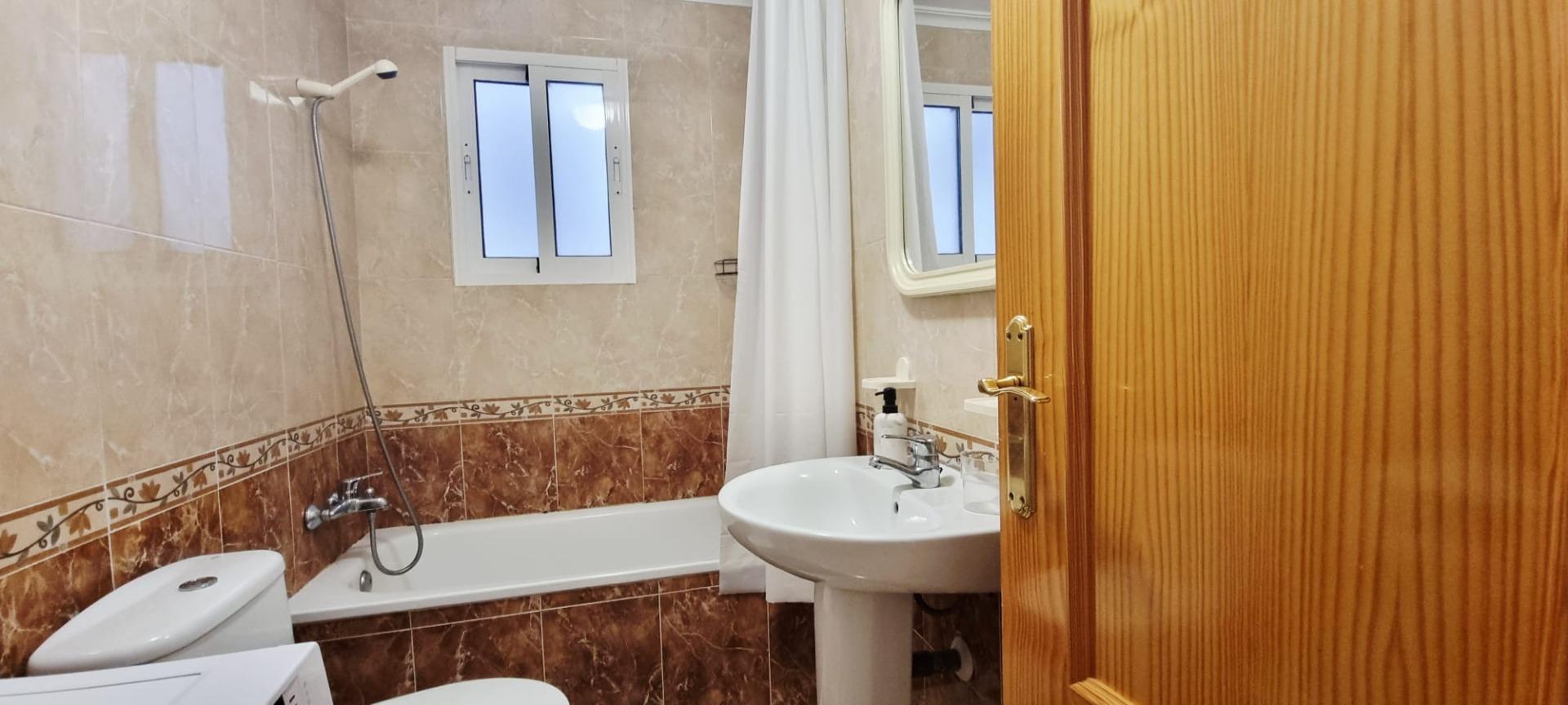 se vende un piso de 2 dormitorios en comunidad con piscina e - foto 16