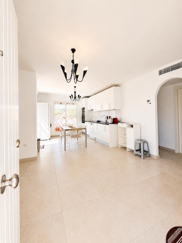 Ático reformado con 70m2 terraza en Benalmar Playa, Benalmád - foto 3