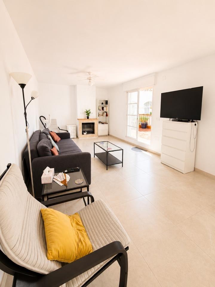 Ático reformado con 70m2 terraza en Benalmar Playa, Benalmád - foto 4
