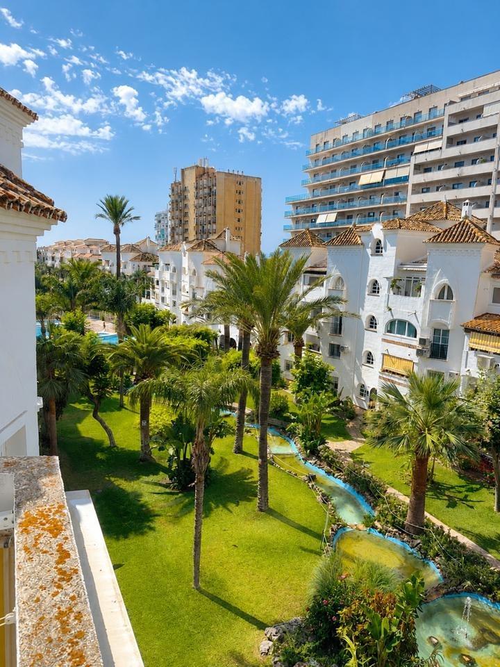 Ático reformado con 70m2 terraza en Benalmar Playa, Benalmád - foto 38