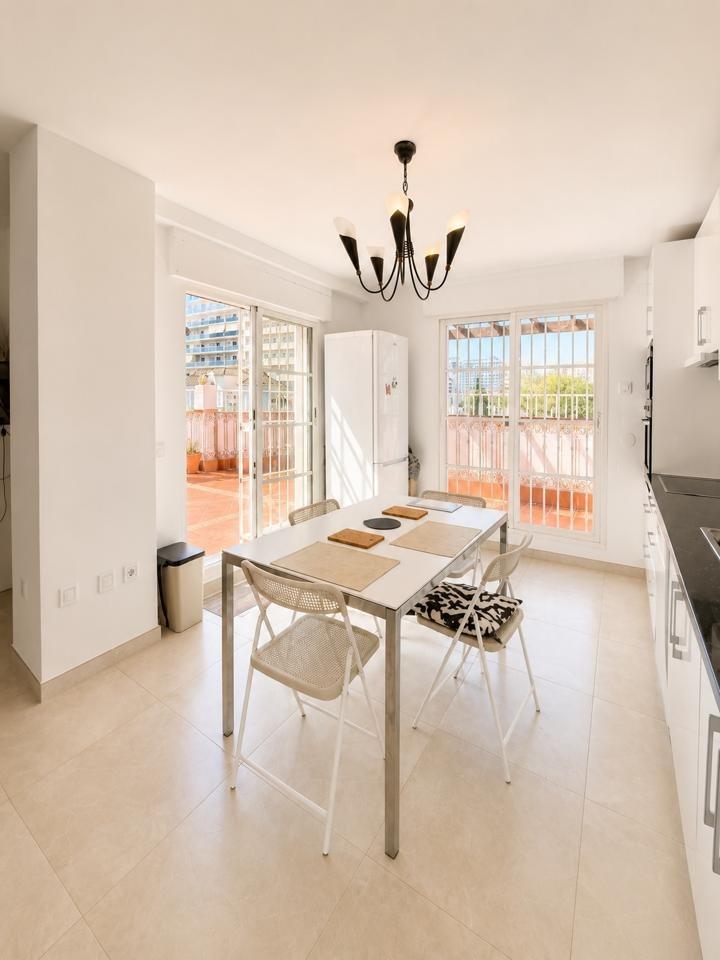 Ático reformado con 70m2 terraza en Benalmar Playa, Benalmád - foto 9