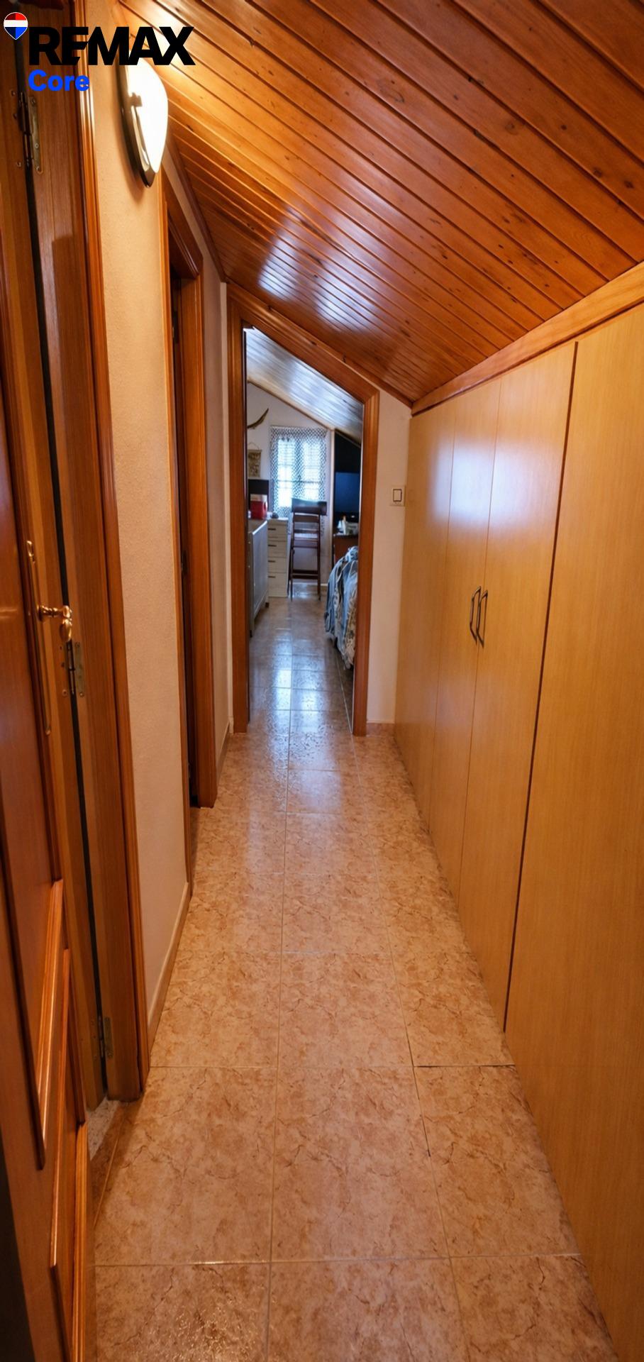 Espectacular Chalet Independiente de 320 m2 con Gran Parcela - foto 13