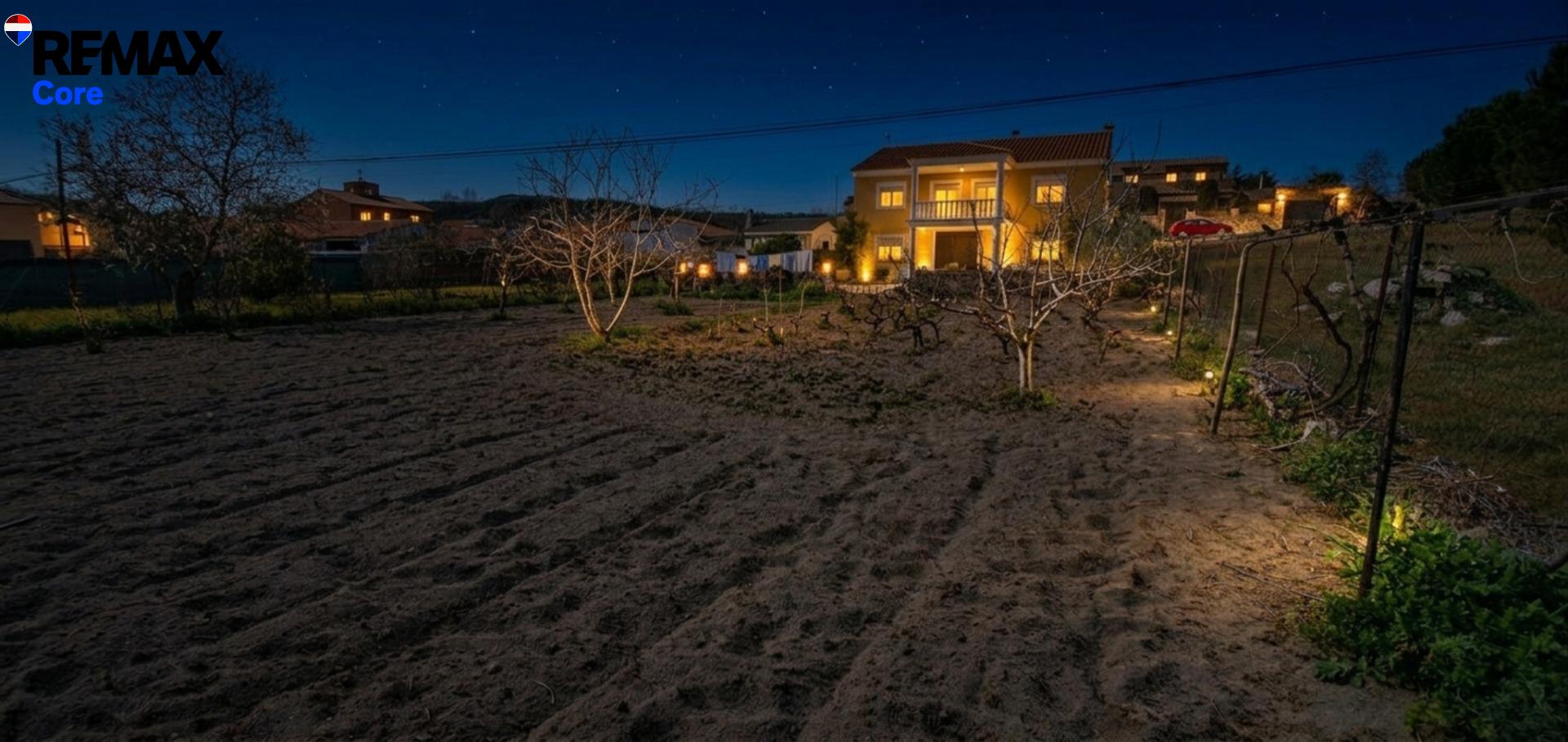 Espectacular Chalet Independiente de 320 m2 con Gran Parcela - foto 4