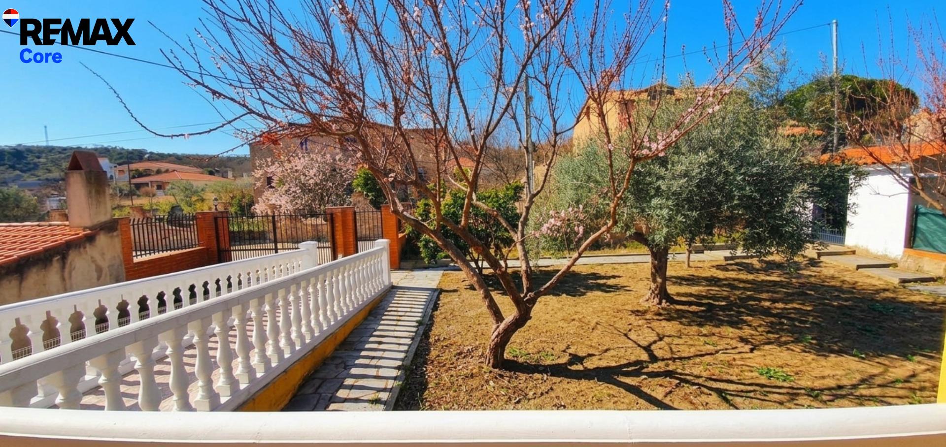 Espectacular Chalet Independiente de 320 m2 con Gran Parcela - foto 7