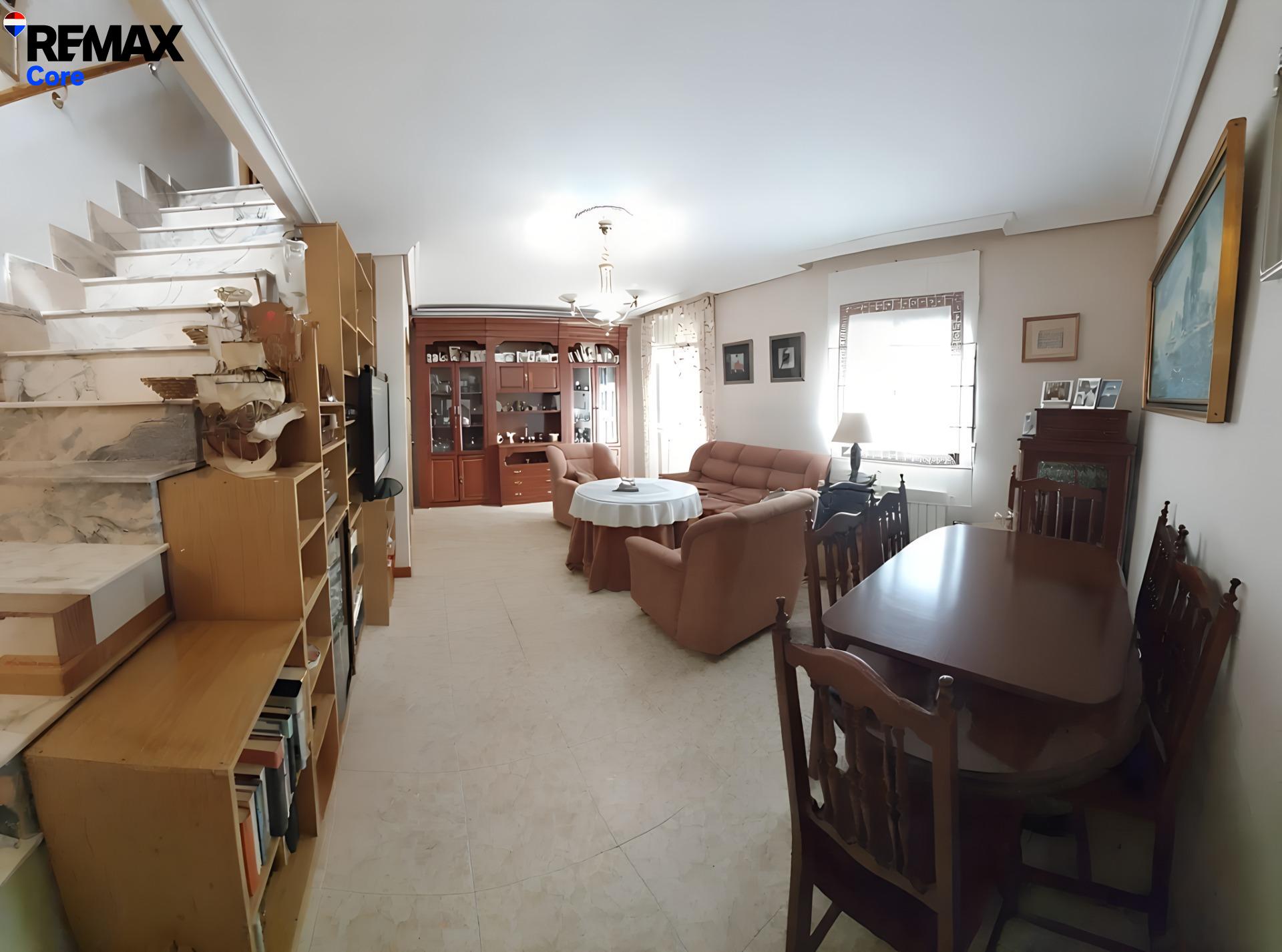 Espectacular Chalet Independiente de 320 m2 con Gran Parcela - foto 9