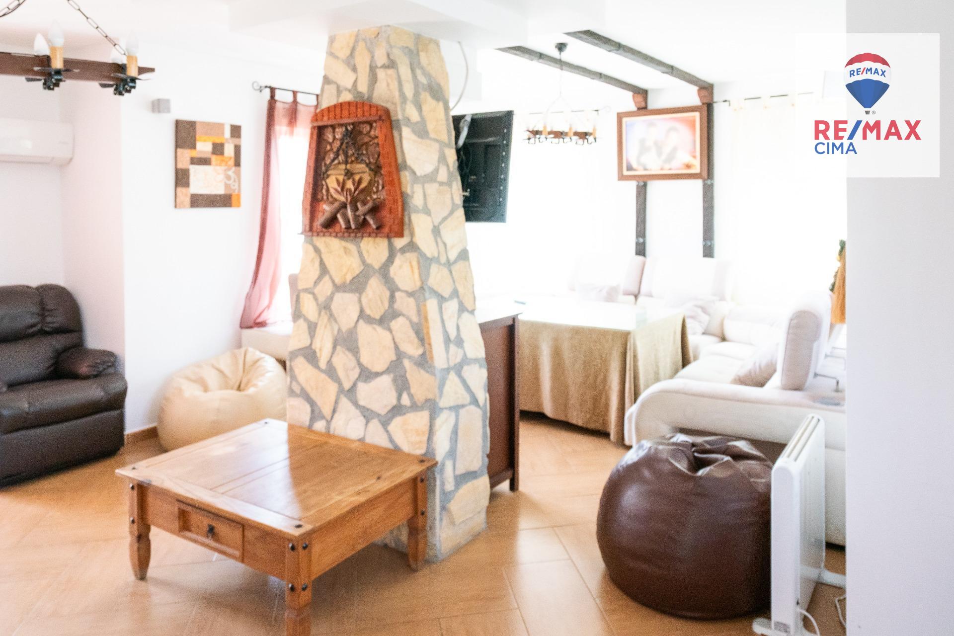 Chalet con piscina, amplia parcela y nave en Cortes de Baza - foto 21