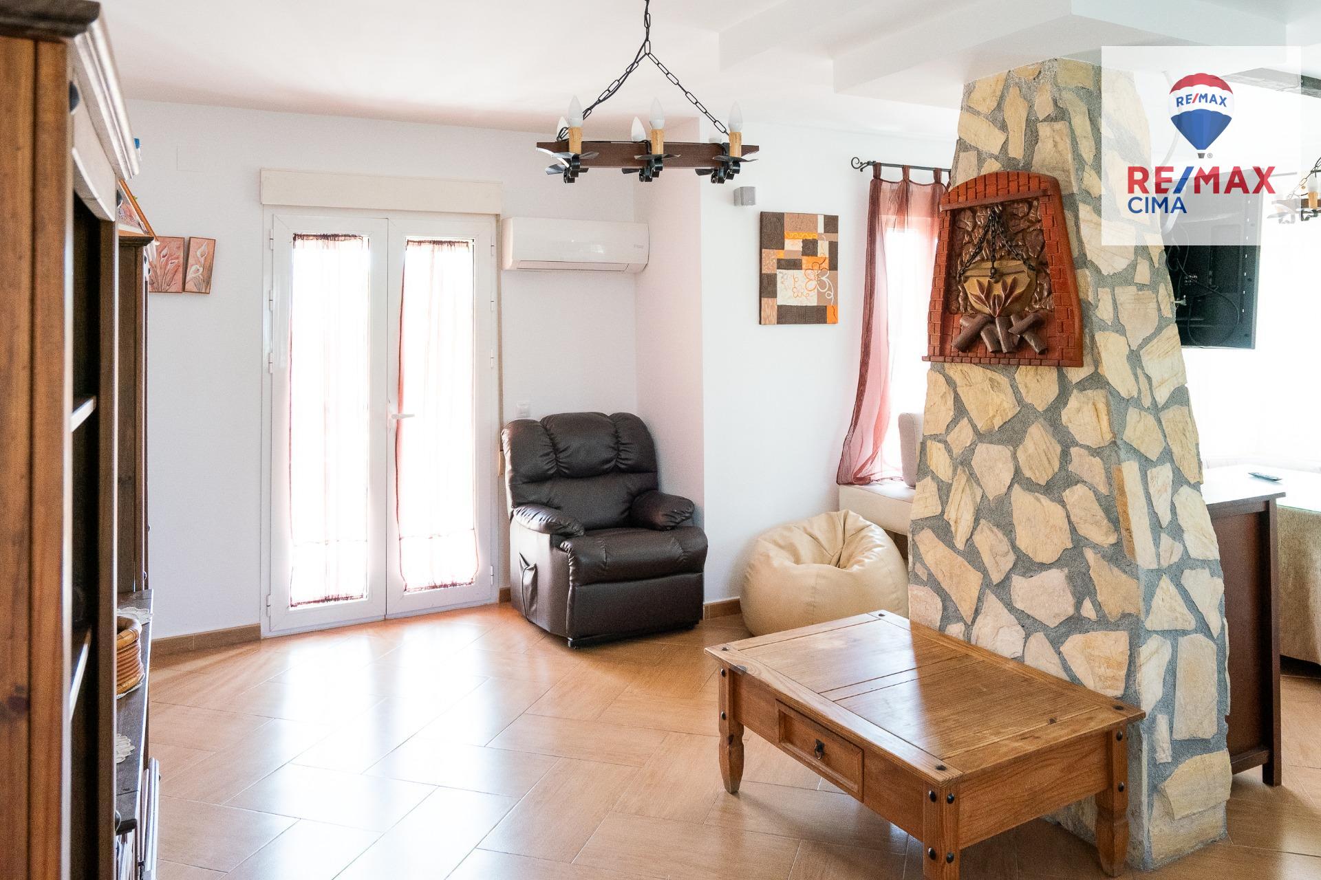 Chalet con piscina, amplia parcela y nave en Cortes de Baza - foto 22