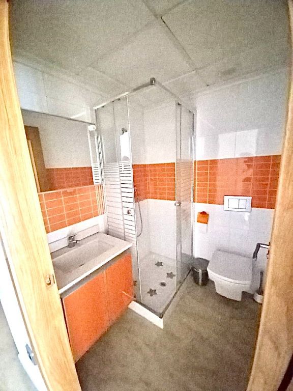 Amplio piso de 3 dormitorios con garaje y trastero en el cor - foto 11