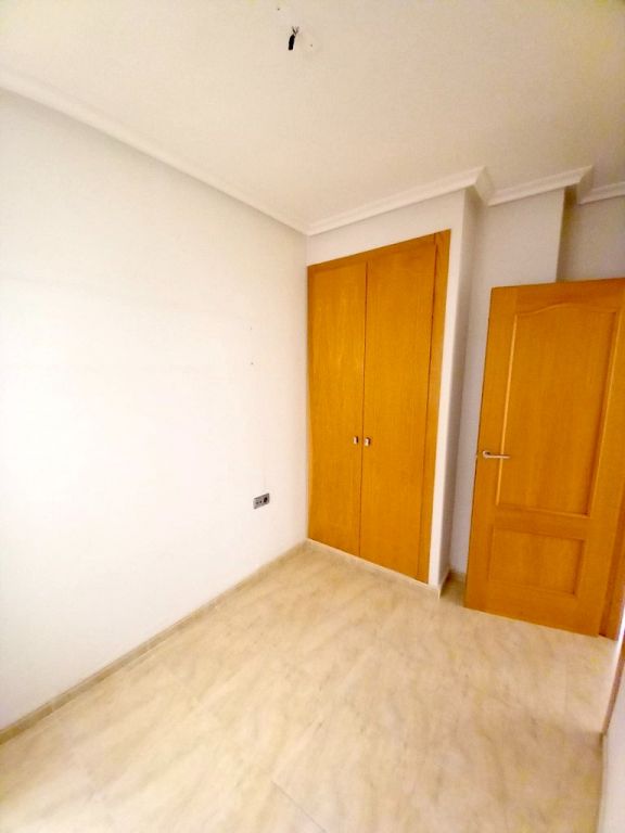 Amplio piso de 3 dormitorios con garaje y trastero en el cor - foto 3