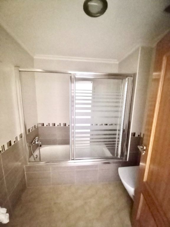 Amplio piso de 3 dormitorios con garaje y trastero en el cor - foto 5