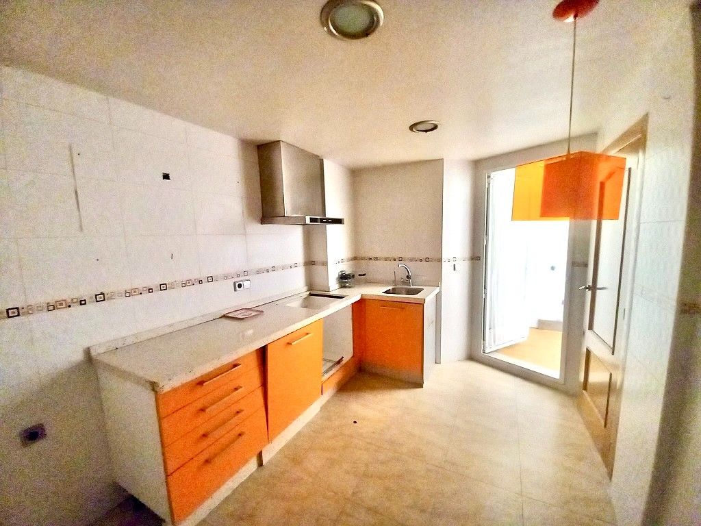 Amplio piso de 3 dormitorios con garaje y trastero en el cor - foto 9