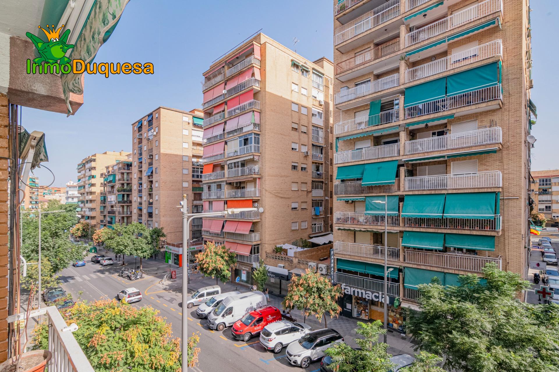Piso junto la Avda. Don Bosco. Con vistas despejadas.