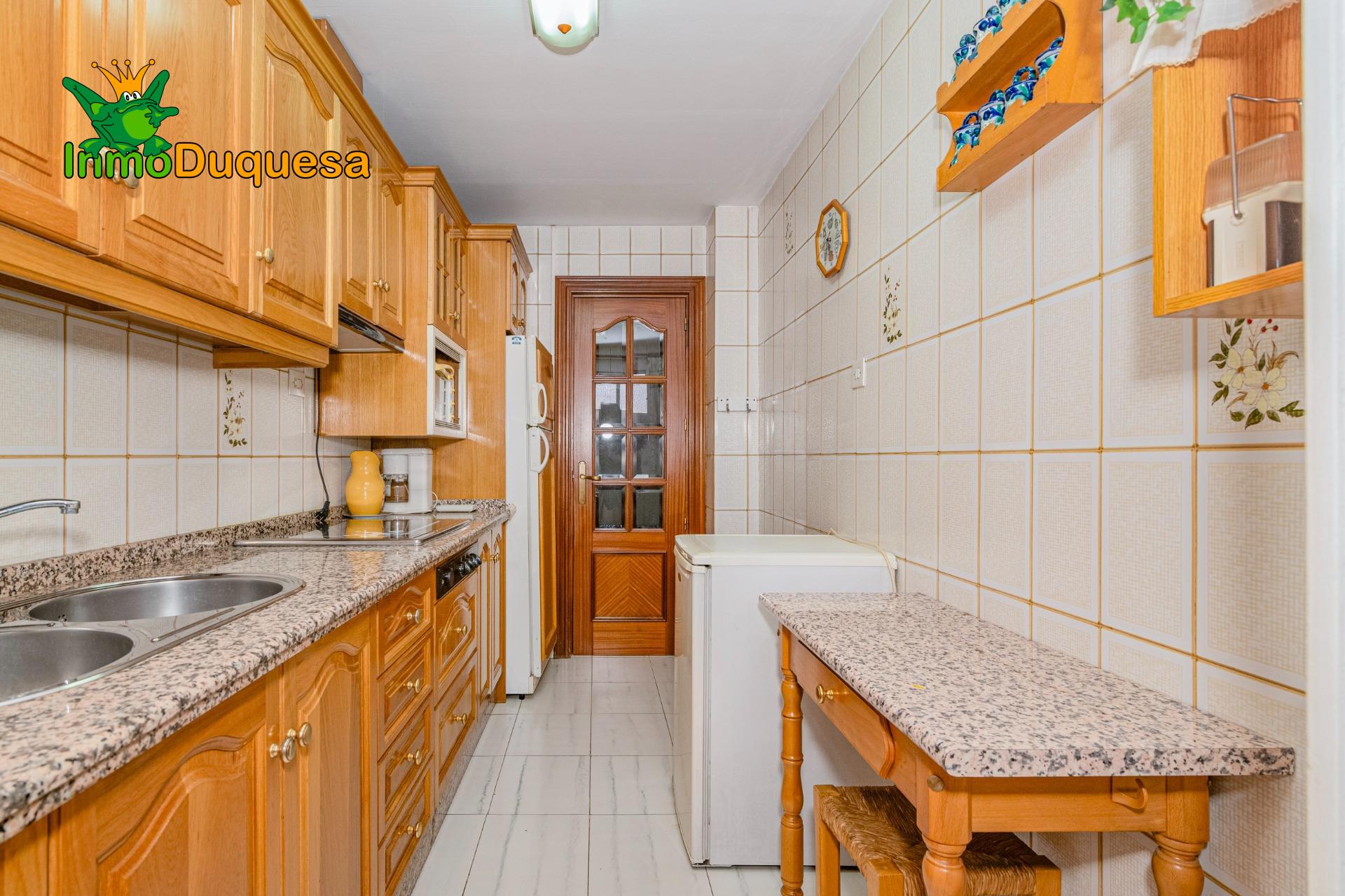 Piso junto la Avda. Don Bosco. Con vistas despejadas. - foto 10