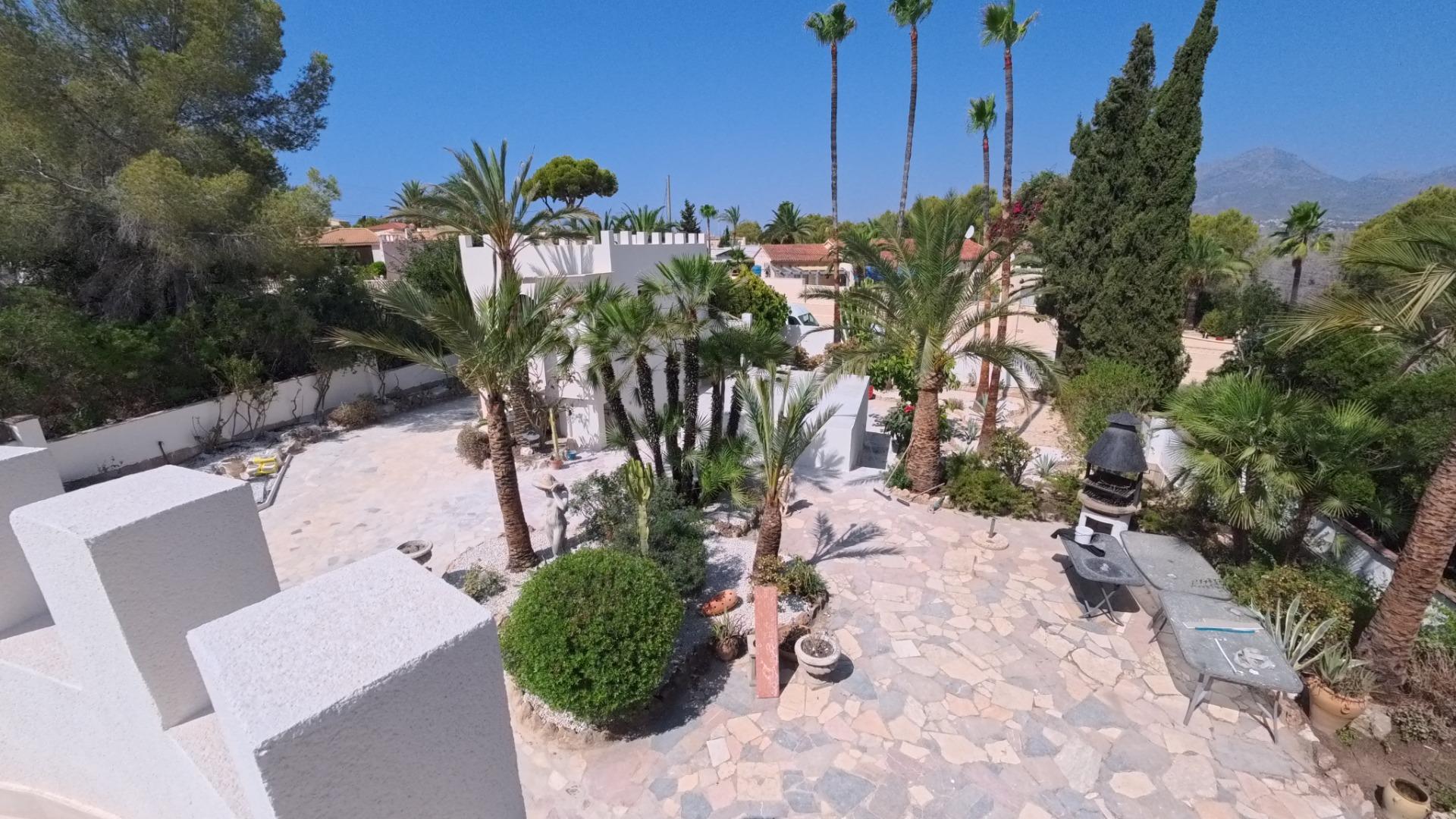Villa única en Albir, totalmente reformado con piscina y gar - foto 28