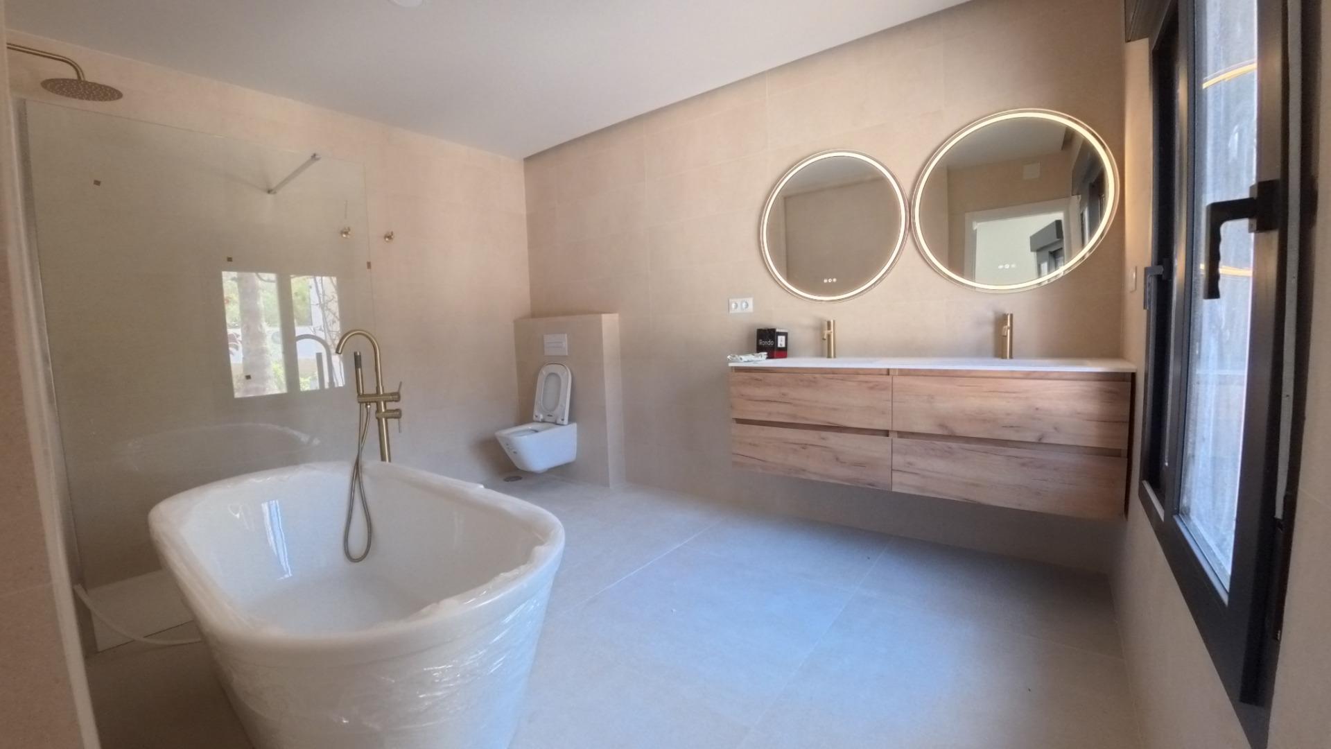 Villa única en Albir, totalmente reformado con piscina y gar - foto 8