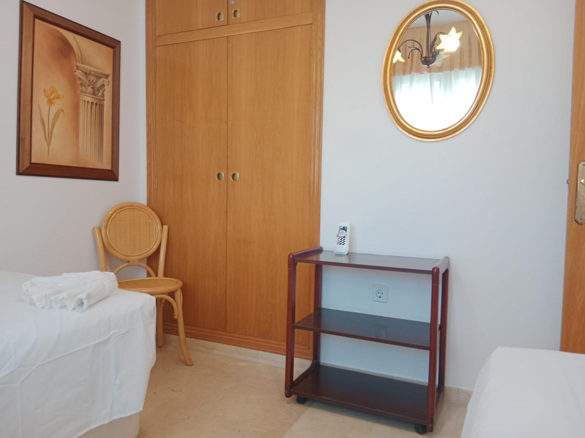 Apartamento de 2 dormitorios y 2 baños con vistas al mar - foto 10