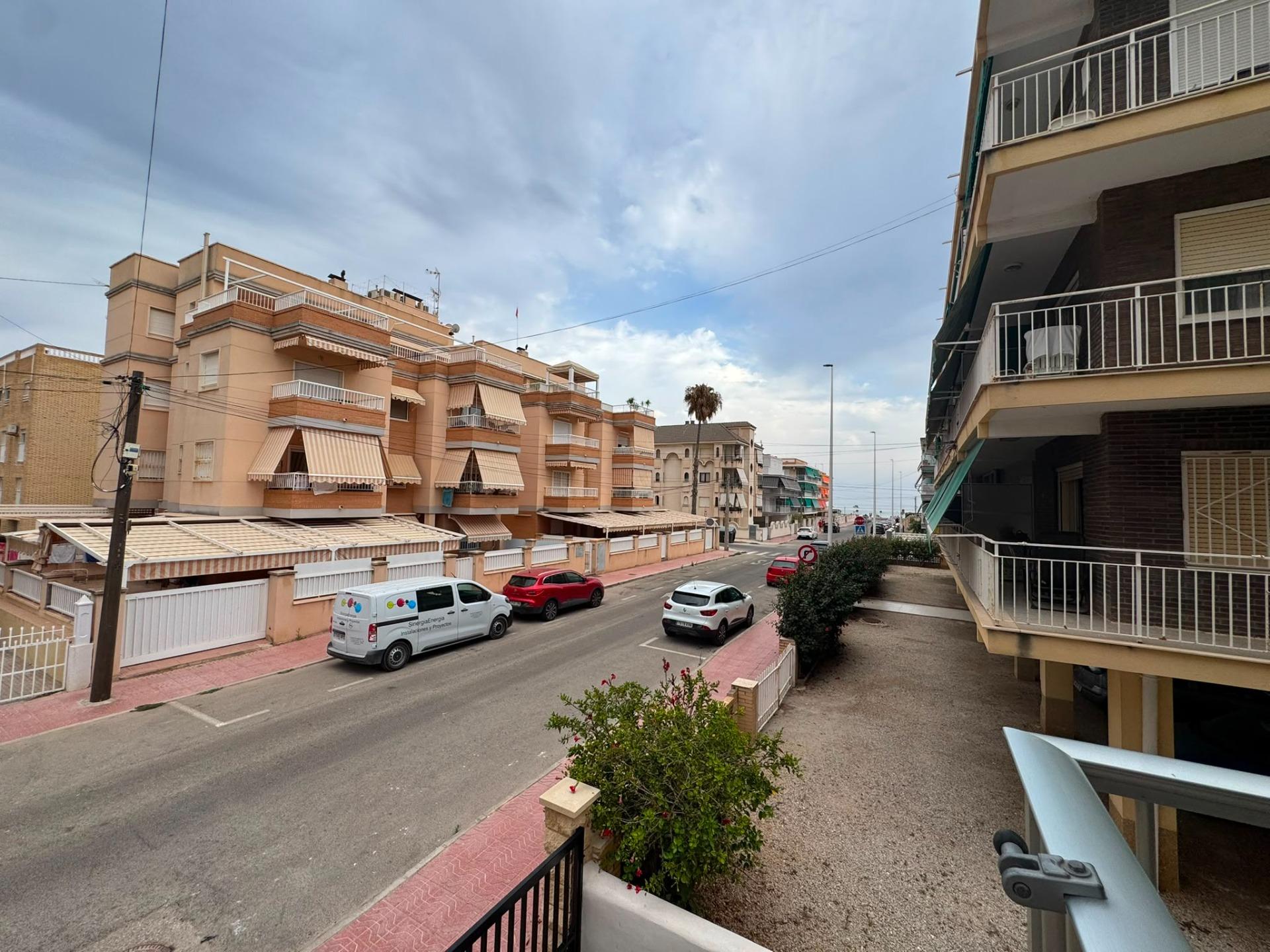 VIVE A 50 METROS DEL MAR TODO EL AÑO: Amplia vivienda de 4 d - foto 15
