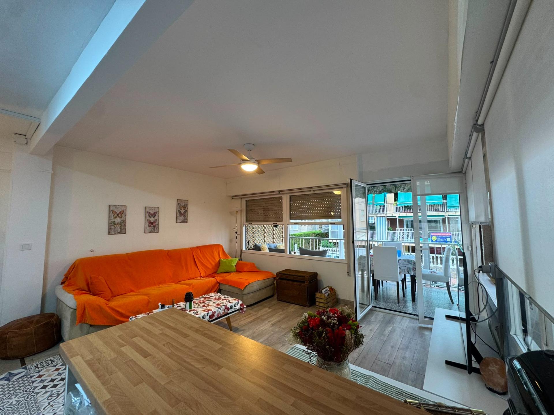 VIVE A 50 METROS DEL MAR TODO EL AÑO: Amplia vivienda de 4 d - foto 3